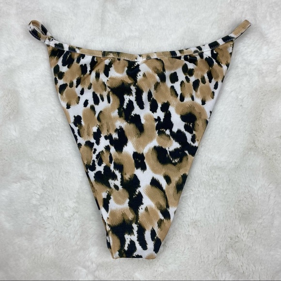NWT Pretty Little Thing White Animal Bikini Bottoms - Picture 9 of 9